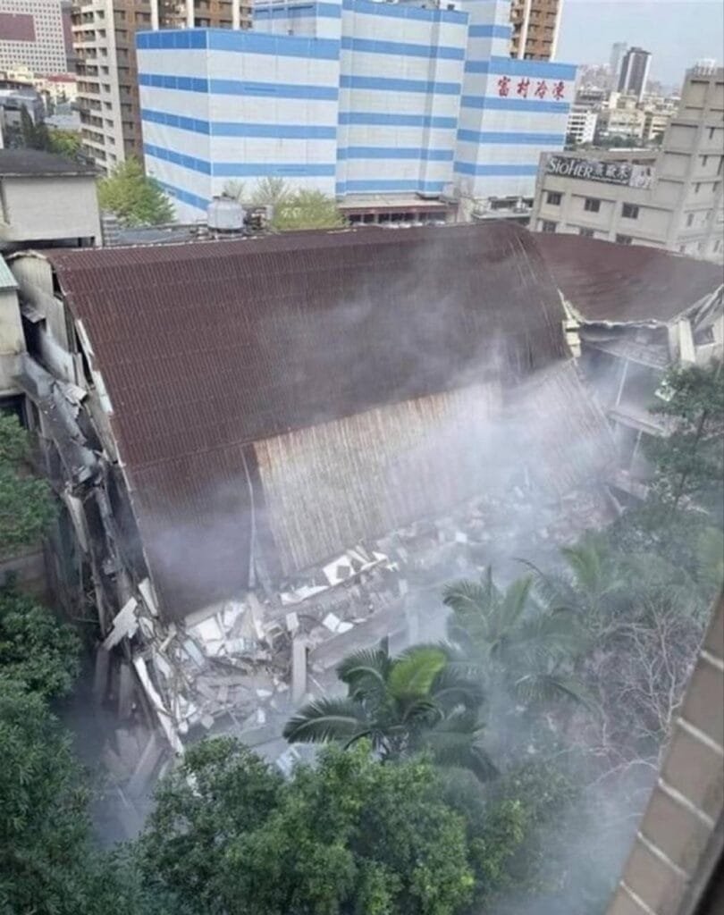 Taiwan Earthquake Upgraded to Magnitude 7.7: Buildings Collapse in Hualien, Trapping Residents