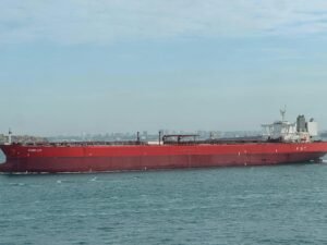 US Allows Limited Iranian Oil Sales to Ease Supply